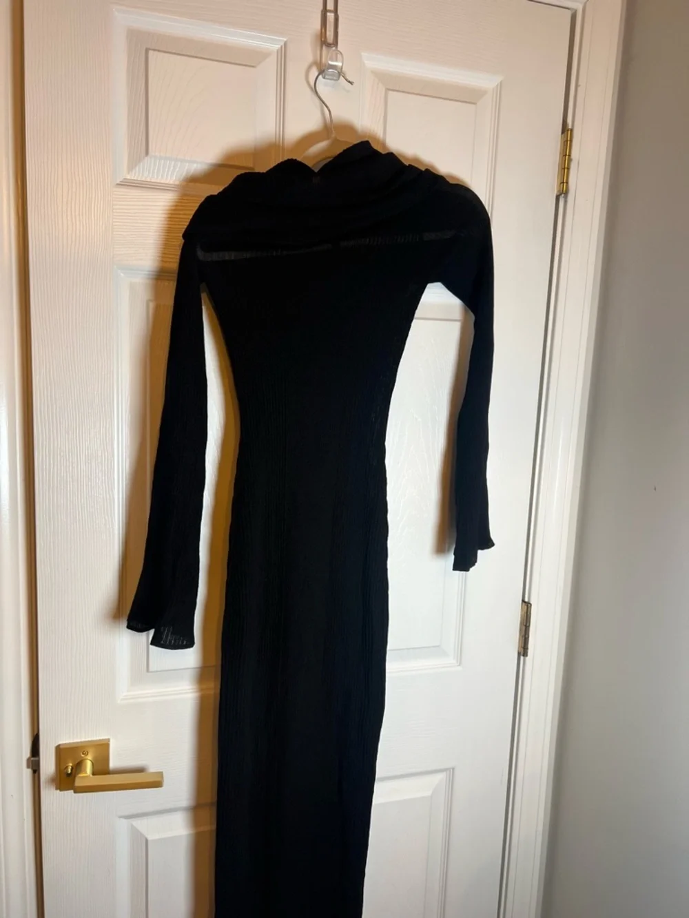 SEROYA Galleria Dress in Black - Picture 7 of 8